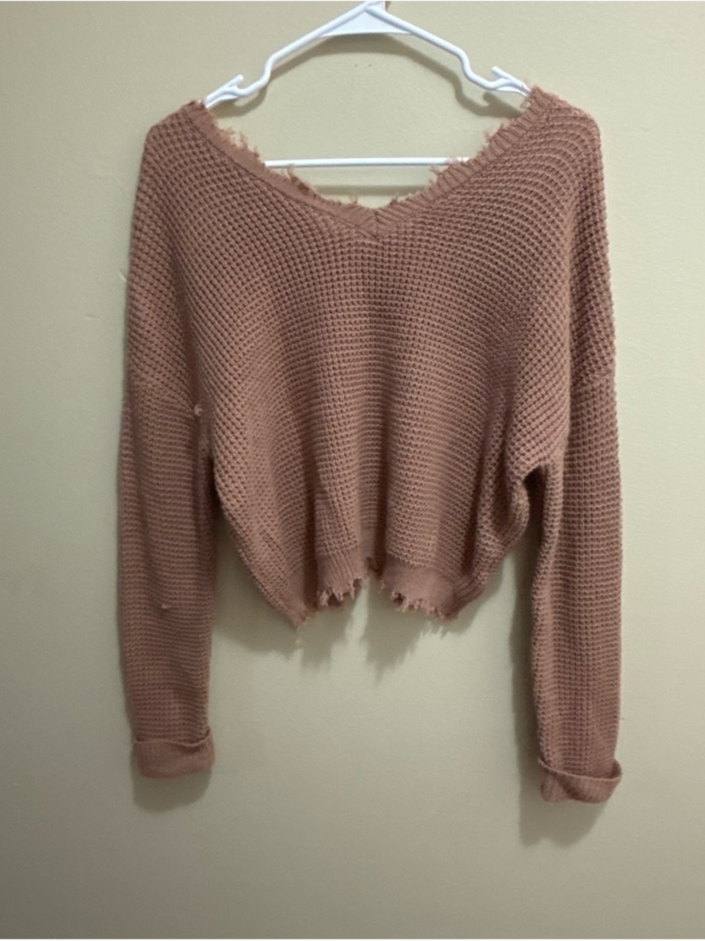 Moon & Madison Cropped Distressed V-Neck Sweater - Dusty Rose